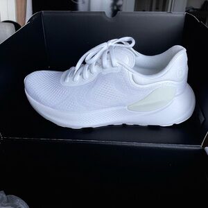 Lululemon Beyondfeel Run Shoes Women’s 8.5 White LW9FGCS NWT